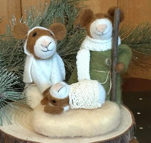Cute Needle Felted Mice Nativity Christmas Holiday Felt Mouse Winter Decoration