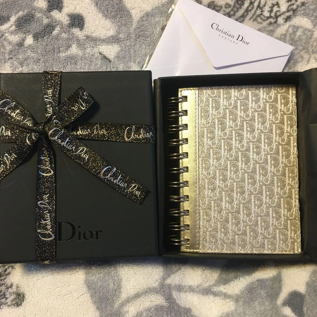 agenda christian dior