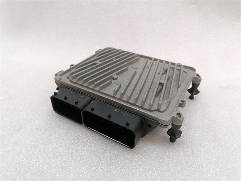 MERCEDES C63 AMG W204 Engine ECU A1561504079 Motorsteuergerät M156 