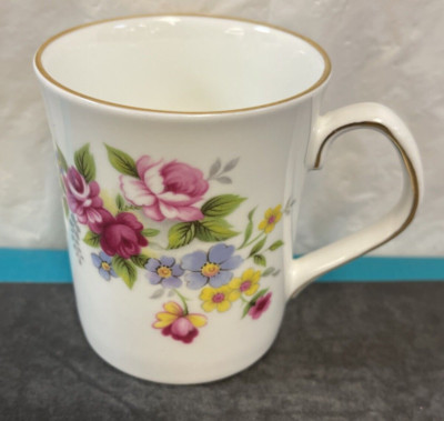 Duchess Elizabethan Fine Bone China Tea Cup Roses Gold Trim England