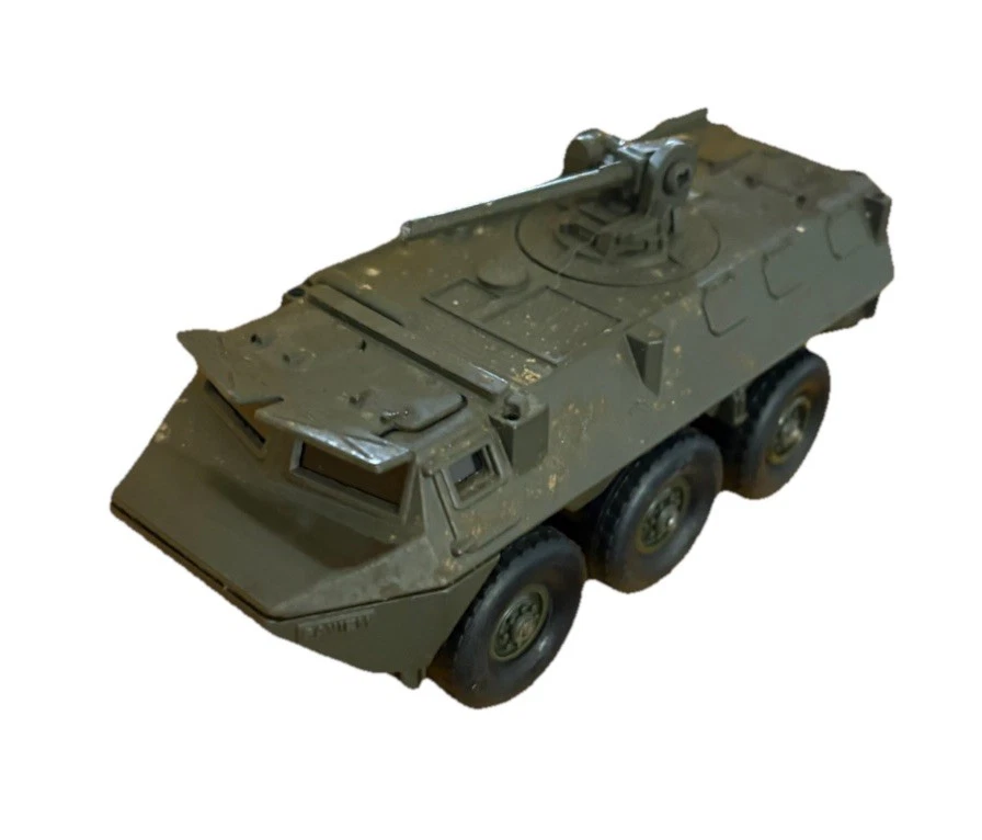 Solido #251 VAB 6x6 Aviem-Creusot Loire Foto 2 de 4