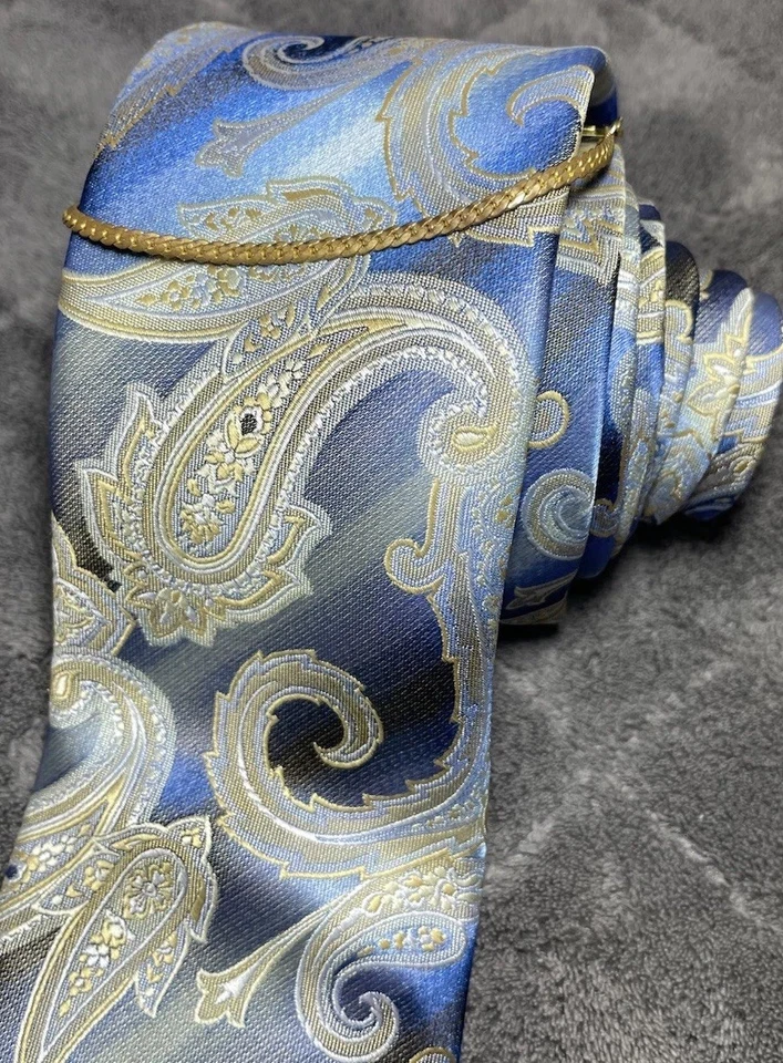 Corbata de cuello Mario Ferrari azul con detalles dorados cachemira poliéster para hombre 60"L 3"W Foto 2 de 4