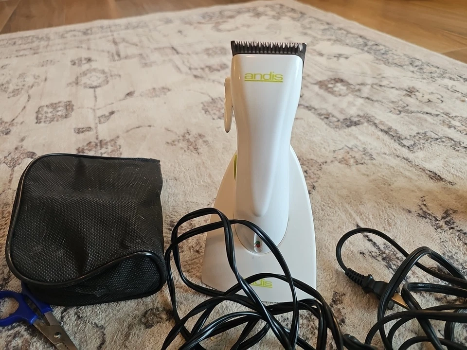 Cortapelos y accesorios inalámbricos Andis  Foto 2 de 4