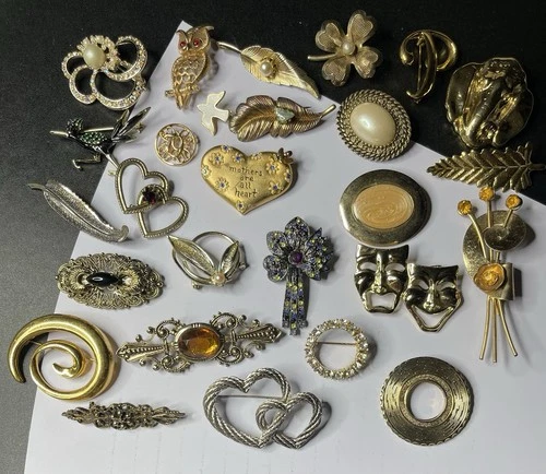 Vtg Costume Jewelry Brooch Pin Lot Gold Tone Enamel Rhinestone Glass