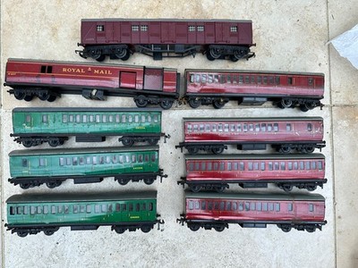 Hornby Dublo BR (SR) Vorstadtbusse grün & LM weinrot Konvolut x 11