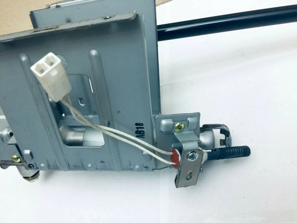 Conjunto de válvula quemador de gas Kenmore modelo 796.90272900 con tubería Foto 4 de 4