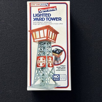 LIFE-LIKE HO Scale Operating Lighted Yard Tower Structure Building Santa Fe 8208