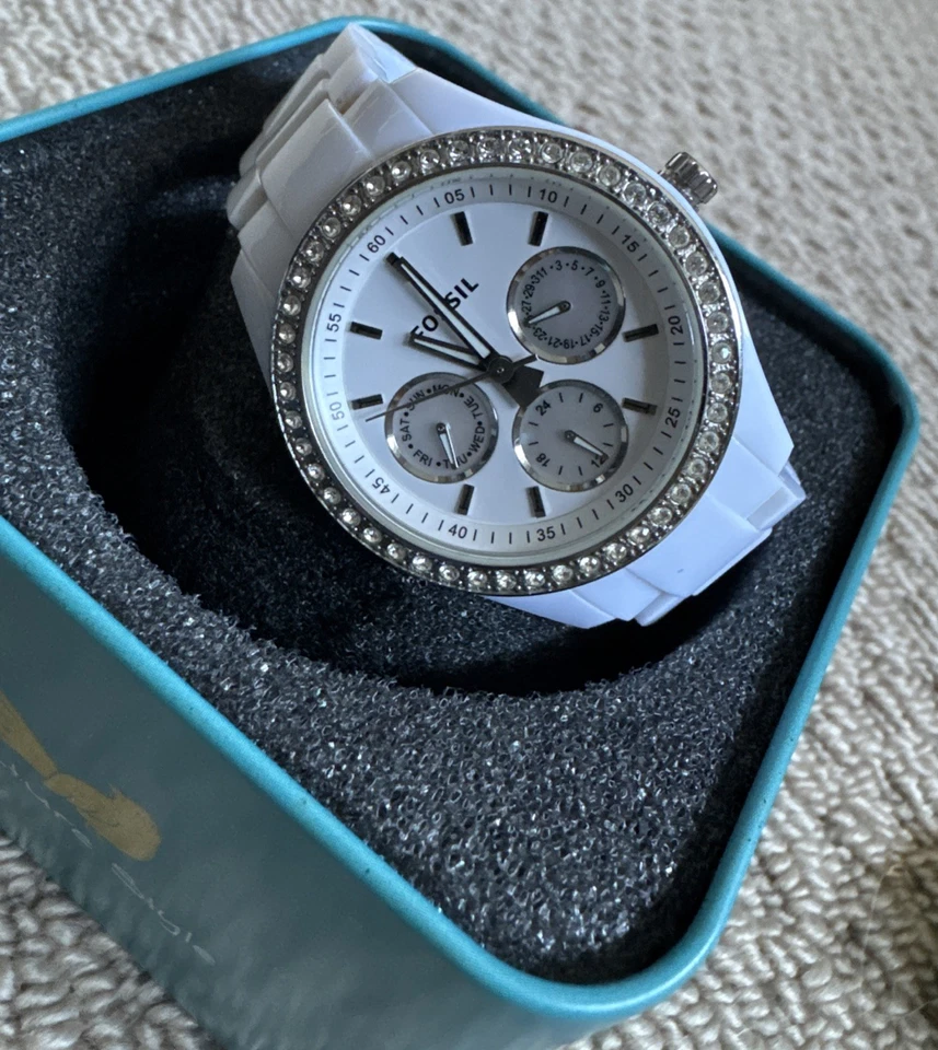 Fossil Quartz Watch Round White Dial With Diamantés & White Ceramic Band in Tin - image 2 of 4