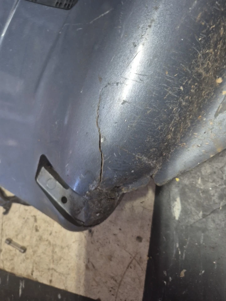 Yamaha 250 Hp Four Stroke Parts Lower Unit - Image 2 of 4