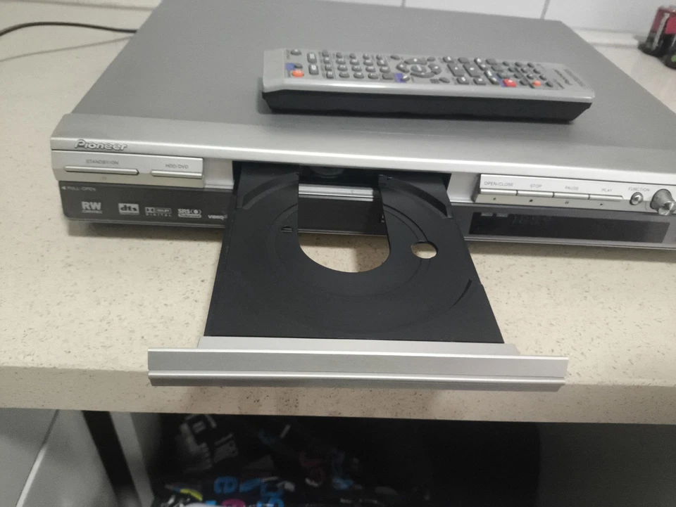 PIONEER DVD RECORDER DVR-5100H + REMOTE + POWER SUPPLY TESTED AND WORKING - Image 3 of 4