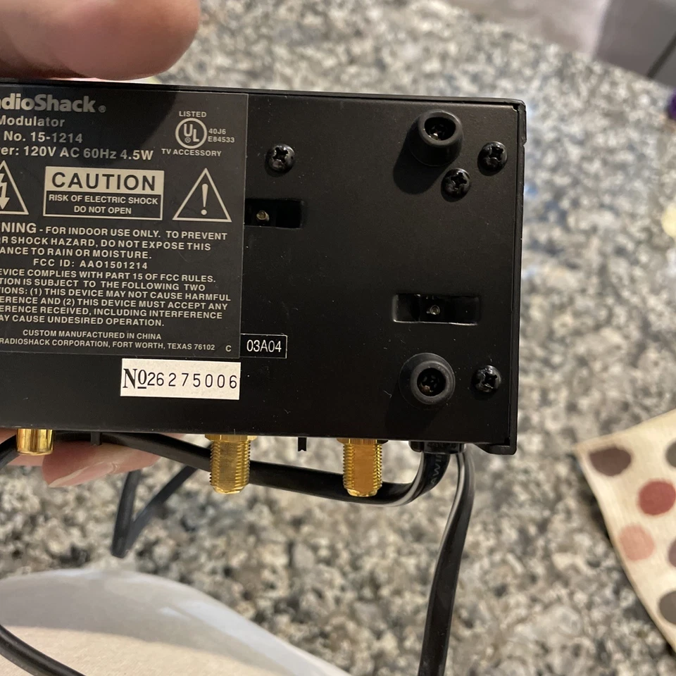 RadioShack RF Modulator 15-1214 Multi-Input RCA Audio with cords   - Image 4 of 4