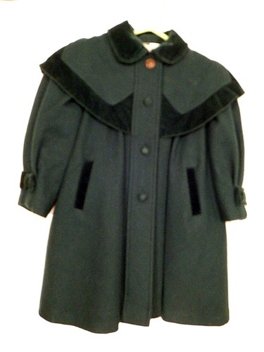 Vintage Petite Coquette Victorian Childs Wool Coat with Dust Cape Made in Canada - Bild 2 von 12