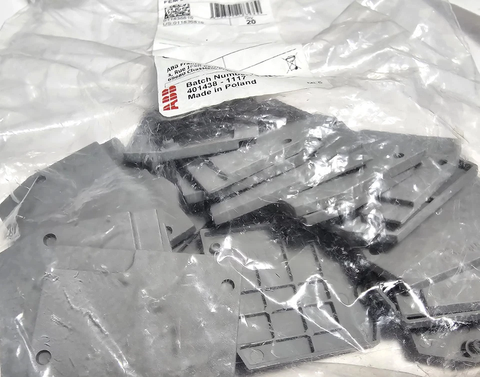 ABB / Entreelec 1SNA118368R1600 Pack/100 FEM 6 tapas de extremo de bloque de terminales Gris - Nuevo Foto 4 de 4