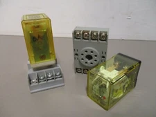x2  IDEC RR2P-UL  Socket Relay with Base