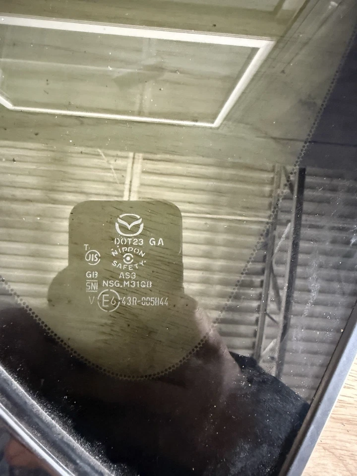 MAZDA CX-5 2017-2025 trasero derecho pasajero cuarto ventana vidrio OEM Foto 4 de 4