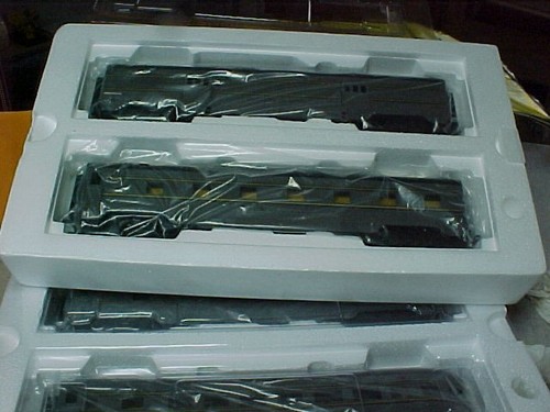 Juego de 4 vagones de pasajeros MTH RailKing 30-67364 Union Pacific Pullman | Condition: New