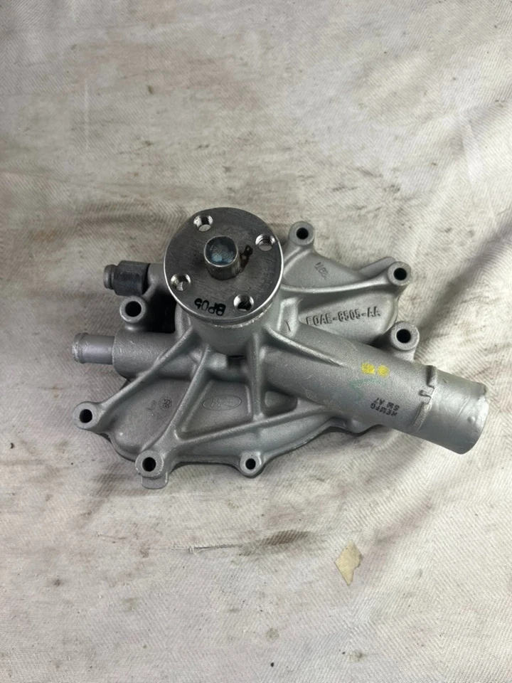 Driveworks 58-225 Engine Water Pump Reman fits; Ford F-150 1979-1982 Foto 2 de 4