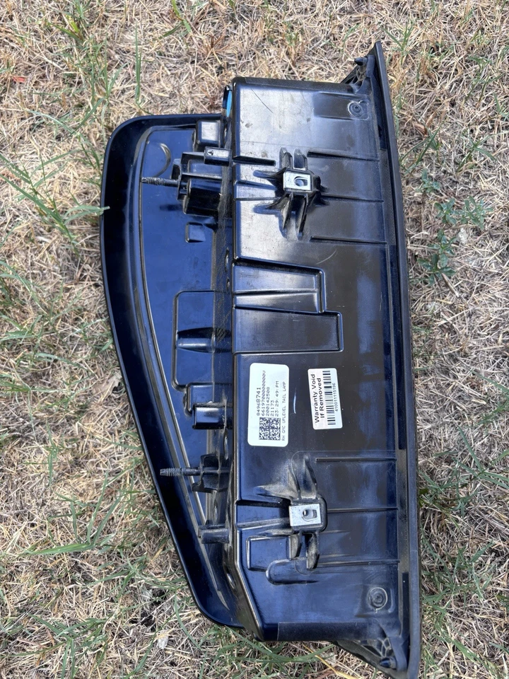 OEM LED LUZ TRASERA DERECHA (DERECHA) LADO PARA 2019-2023 GMC SIERRA 1500 Foto 4 de 4