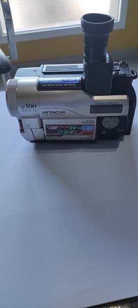 videocámara HITACHI PAL8  VM-E568LE