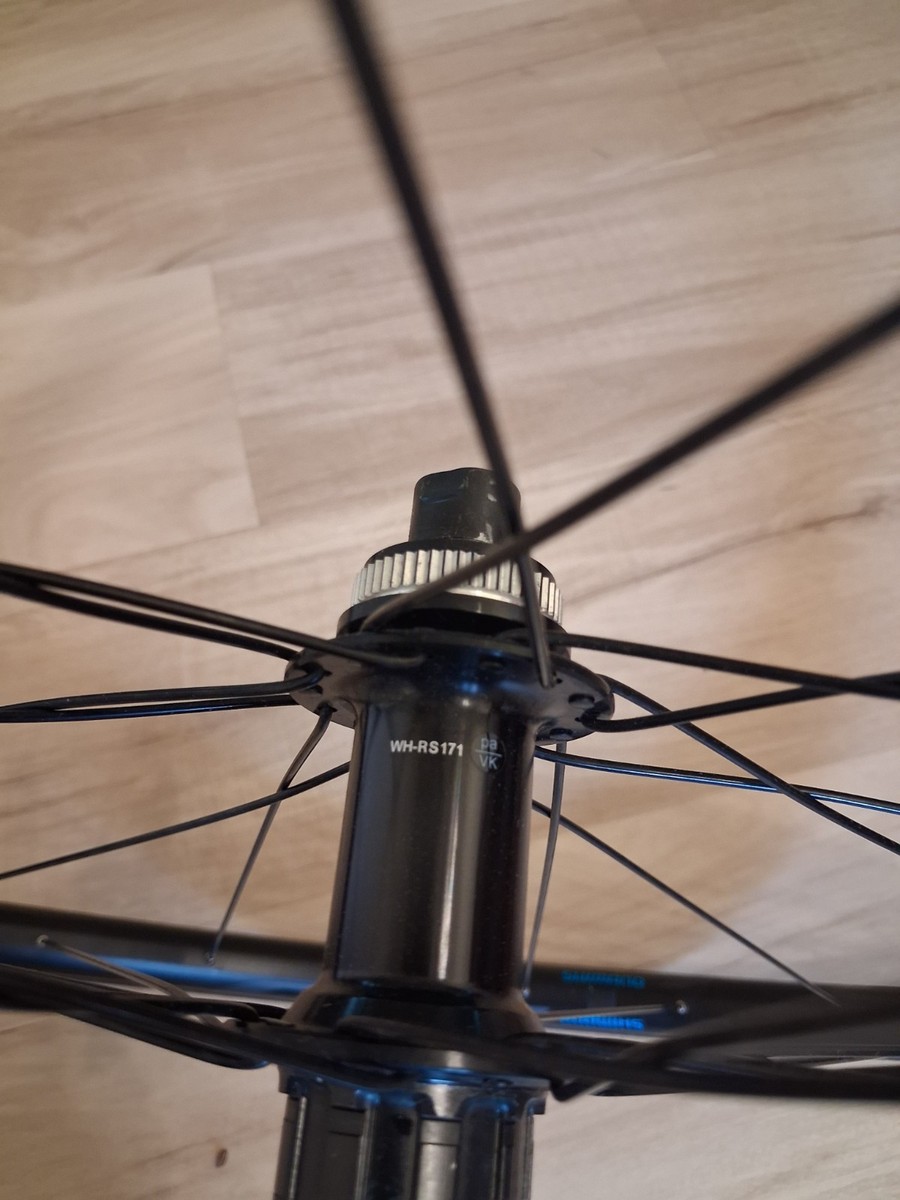 Shimano WH-RS171 700c Wheels W/ Continental Ultrasport tires