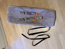 Weber Babyschale für Kinderanhänger mit Teddyfell - Grau