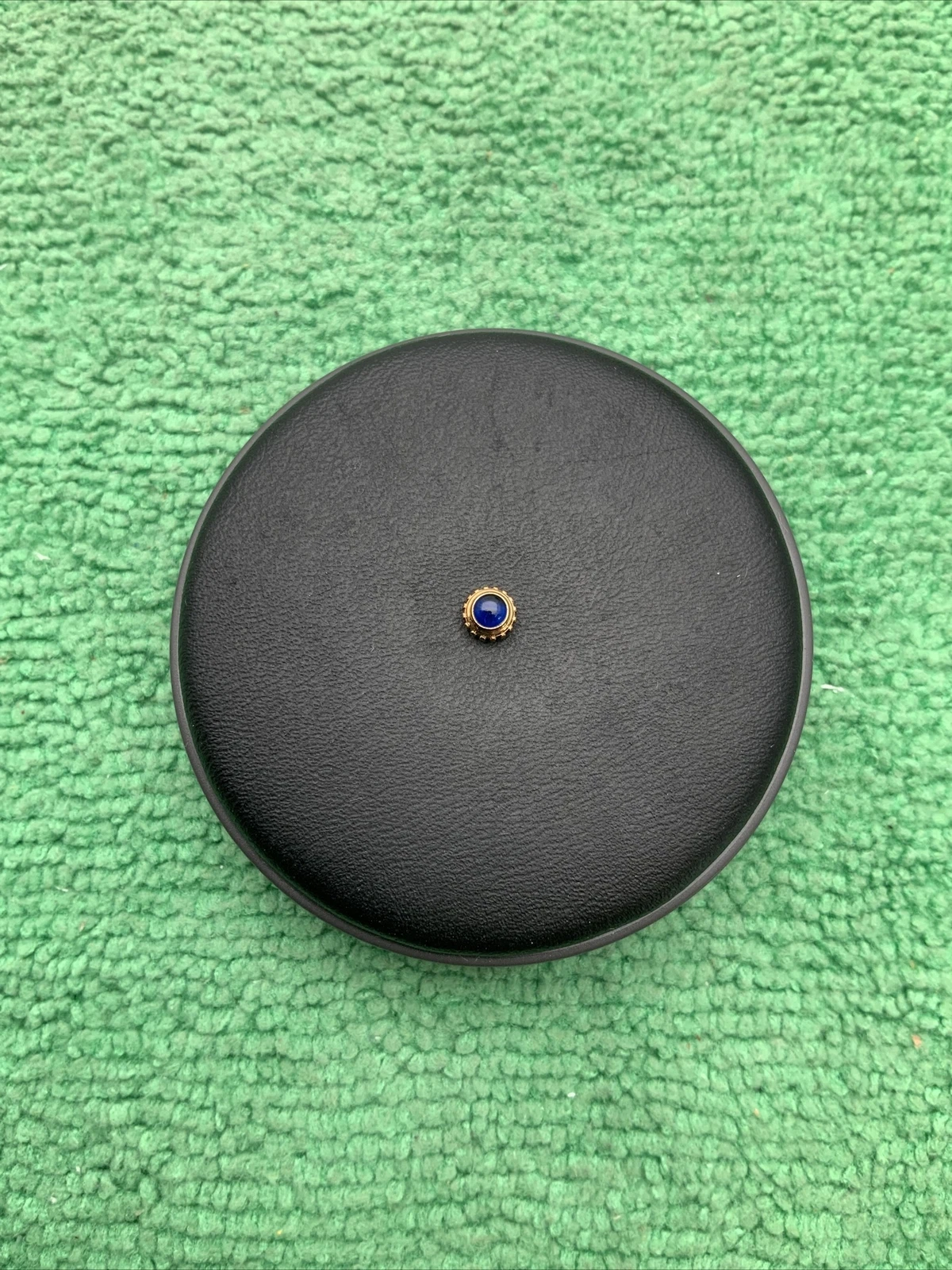 Cartier Crown Gold With Blue Stone 4.50mm, T.10, 089686, SRP 3157