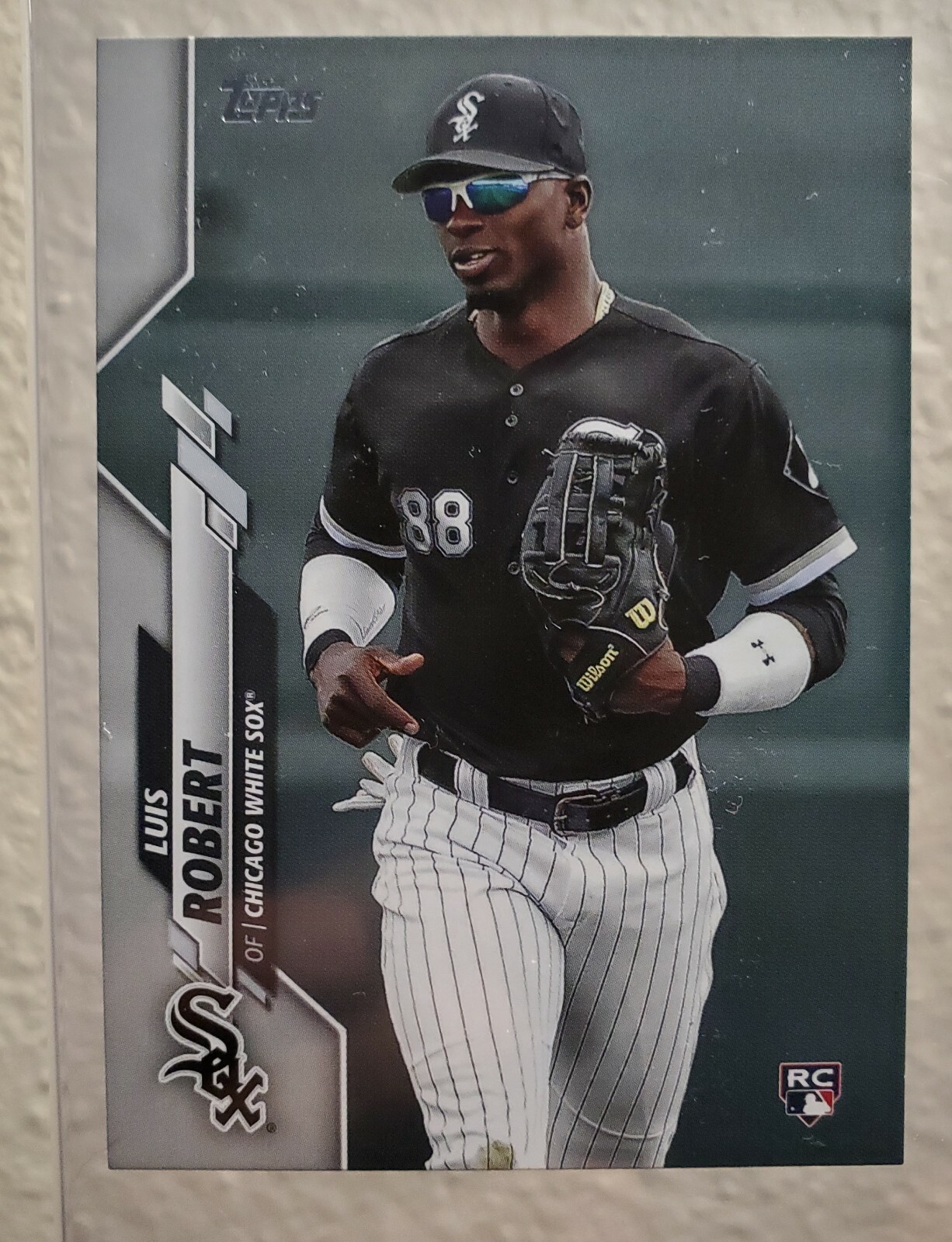 2020 Topps - Luis Robert #392 Batting (RC)