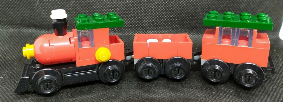 LEGO 30543 Holiday Train, photo 1 sur 3