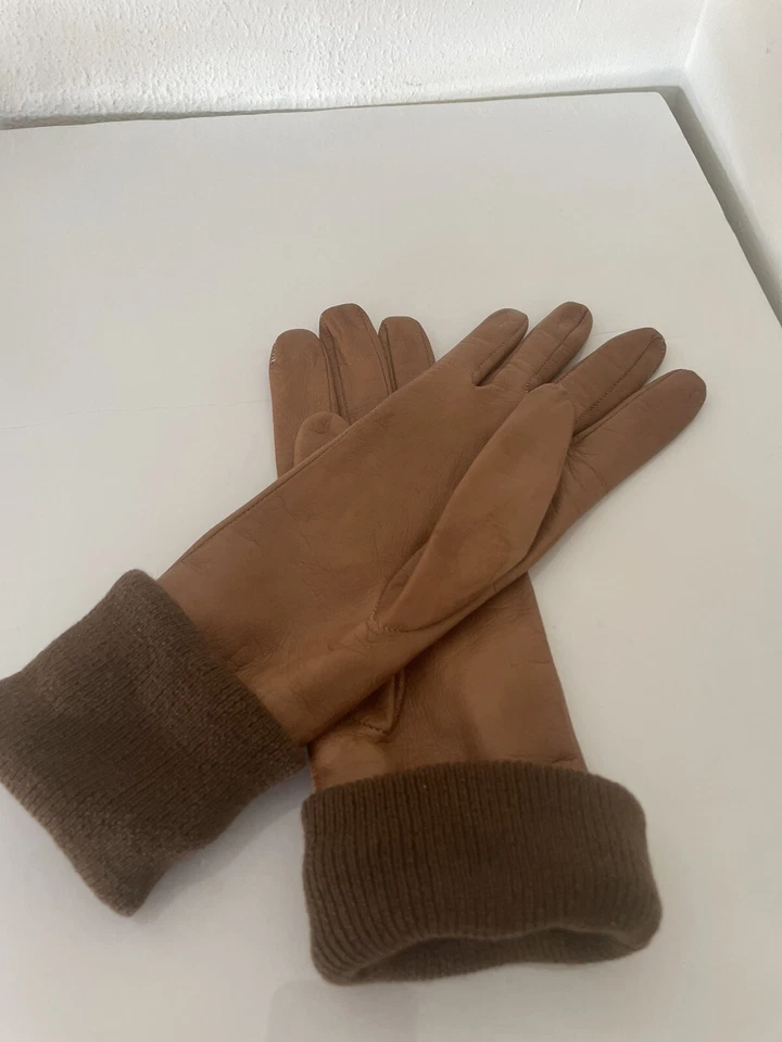 Valentino Couture  Woman's Gloves Tan Leather / Knit Cuff Size 7 Original Box - Image 3 of 4