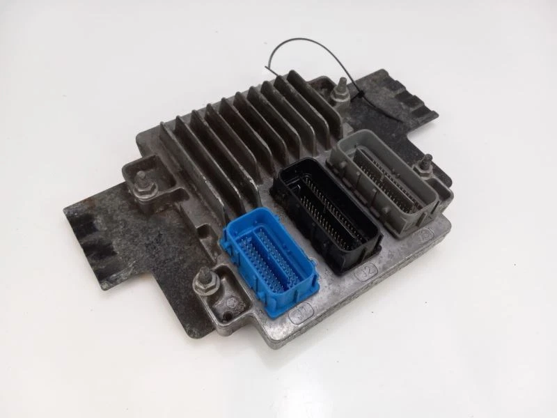 Chevrolet Sonic 2013 motor módulo de control electrónico unidad ECM ECU Foto 3 de 4