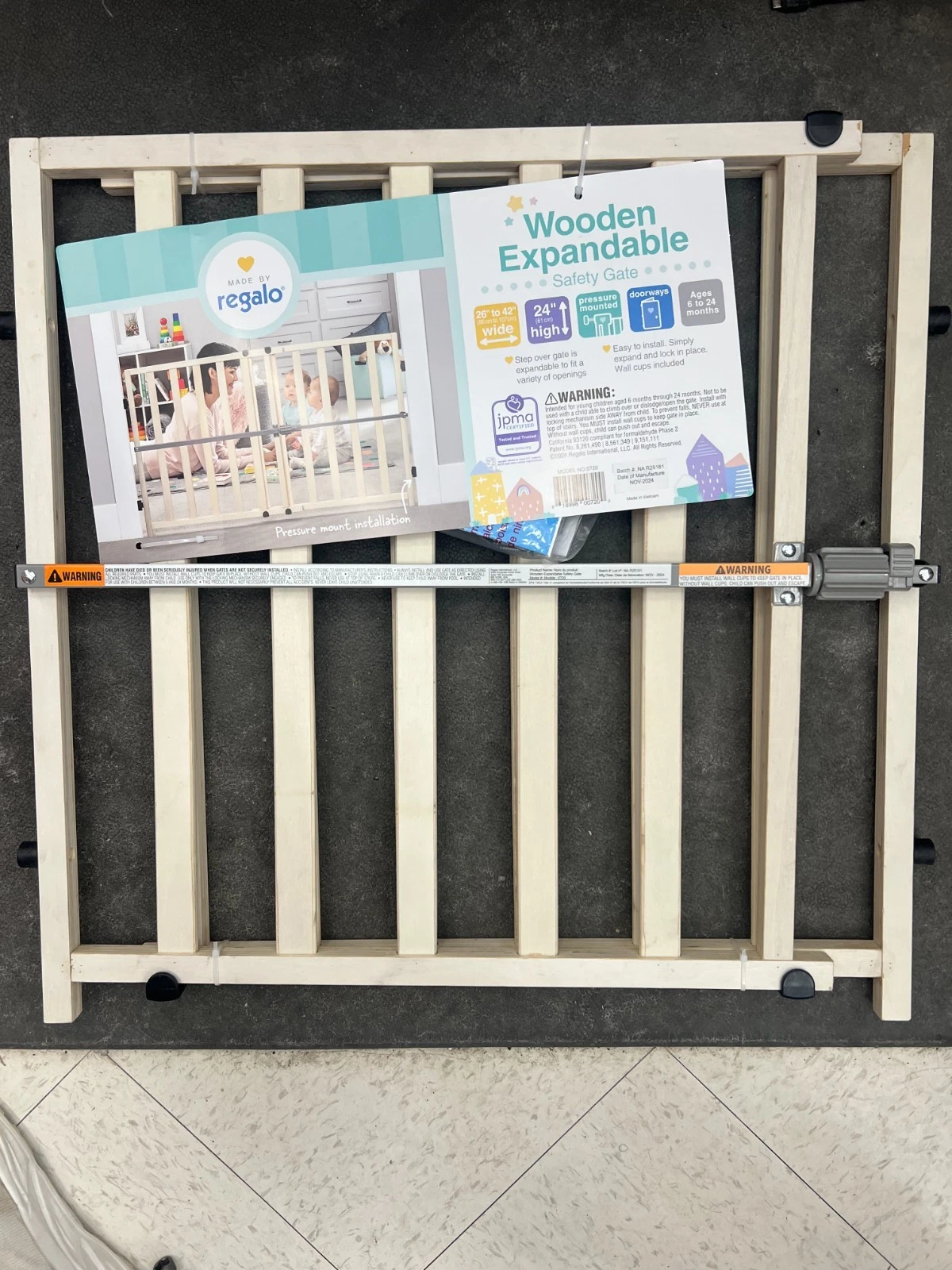 Regalo Ivory Wood Expandable Baby Gate
