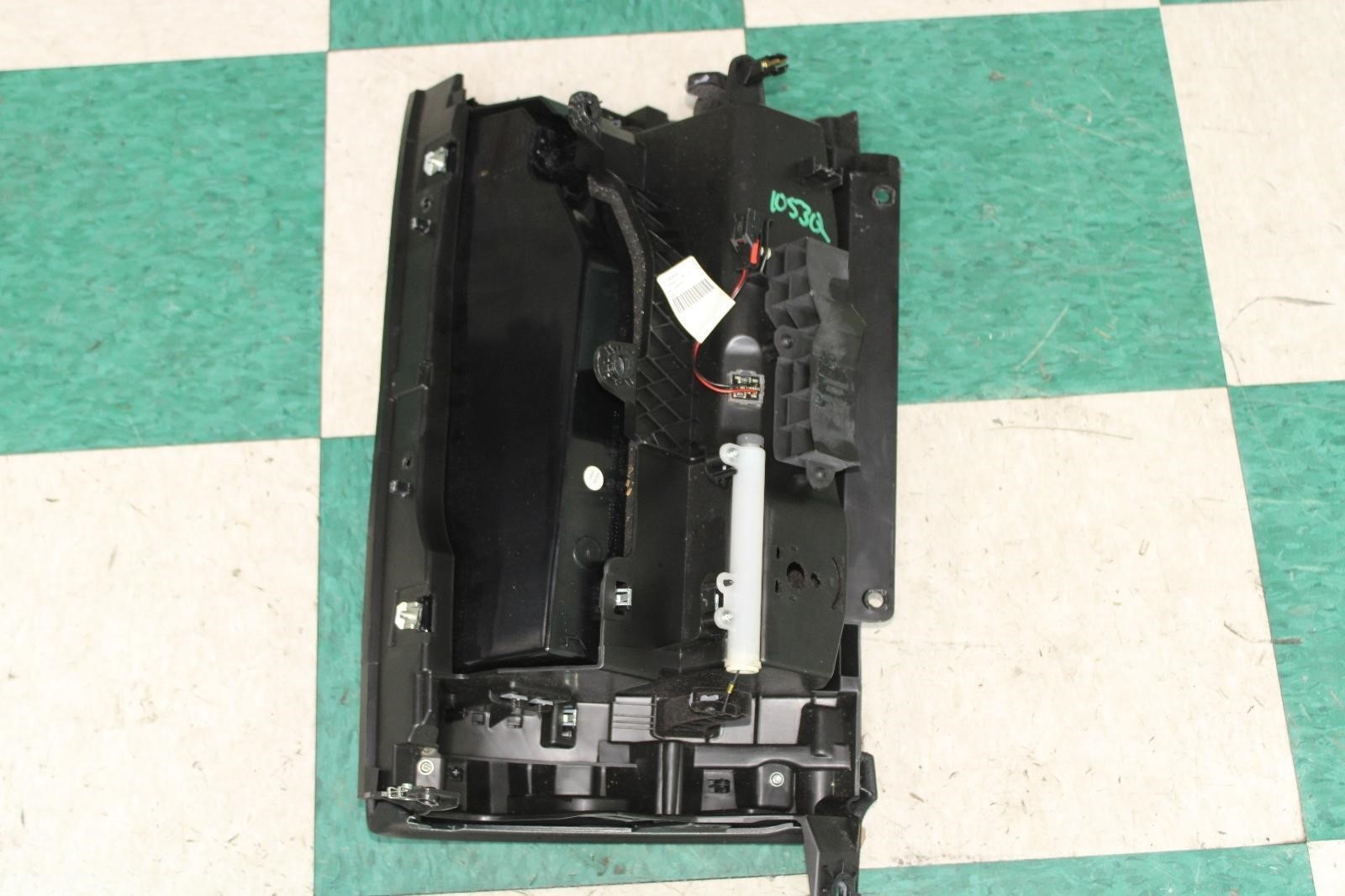 Maserati Ghibli 2014-2020 Glove box