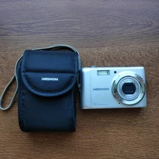 Medion MD86308 Digital Compact Camera 12.0 MP Case Battery 