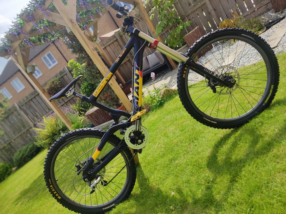 Giant DH Team Retro Downhill Mountain Bike Very Rare UK