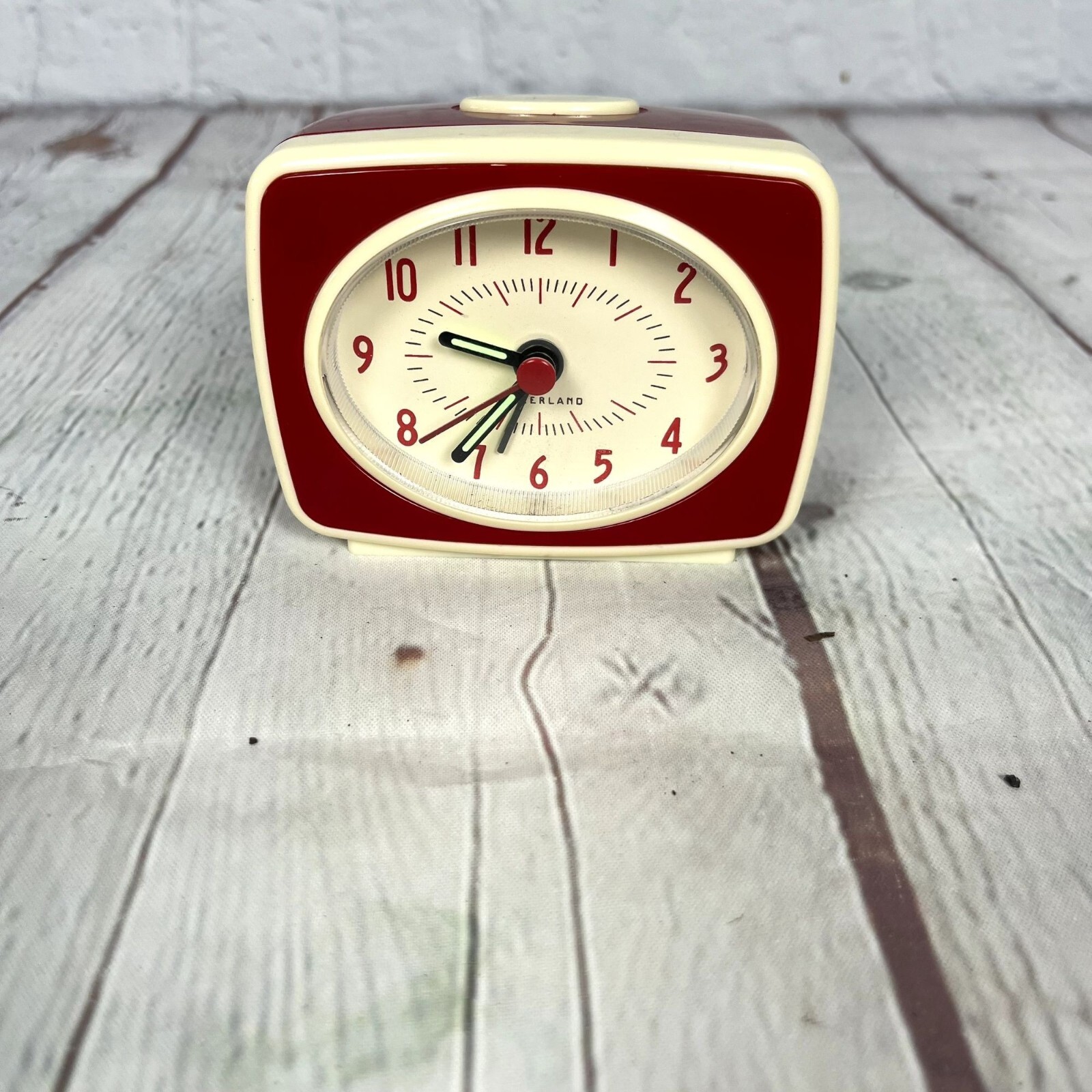 Kikkerland Retro Alarm Clock Red Vintage Old Time Classic Style Hands