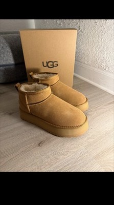 UGG Australia Classic Mini