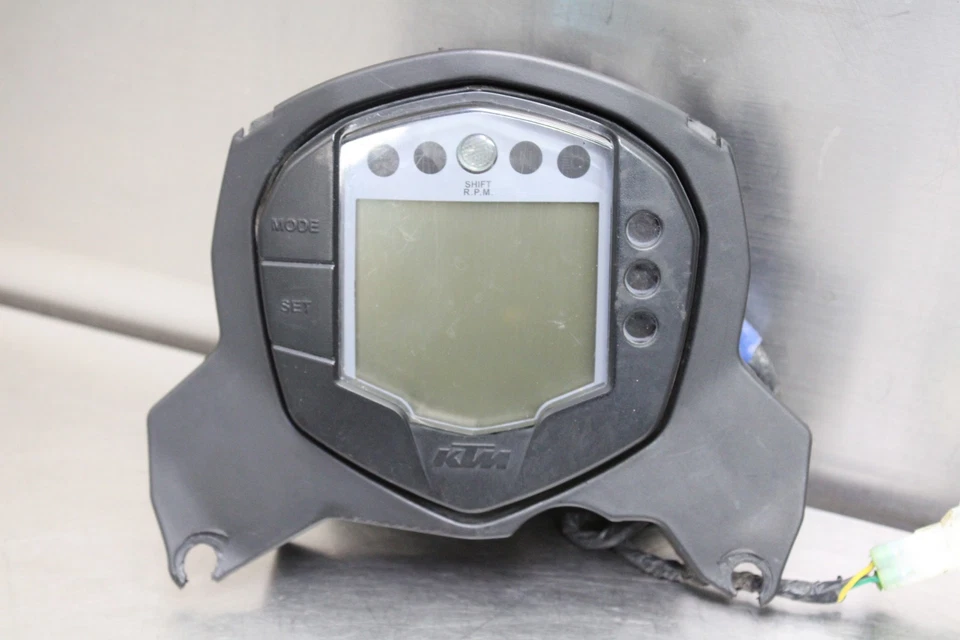 14-16 KTM 390 DUKE SPEEDO TACH GAUGES DISPLAY CLUSTER SPEEDOMETER TACHOMETER 9K Foto 2 de 4