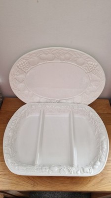 Vintage St Michael Servierschalen. Geprägte weiße Keramik. M&S. 16'' lang