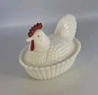 Vtg Westmoreland Hen On Nest HON White Milk Glass Dish 5.5" Red Comb Split Tail