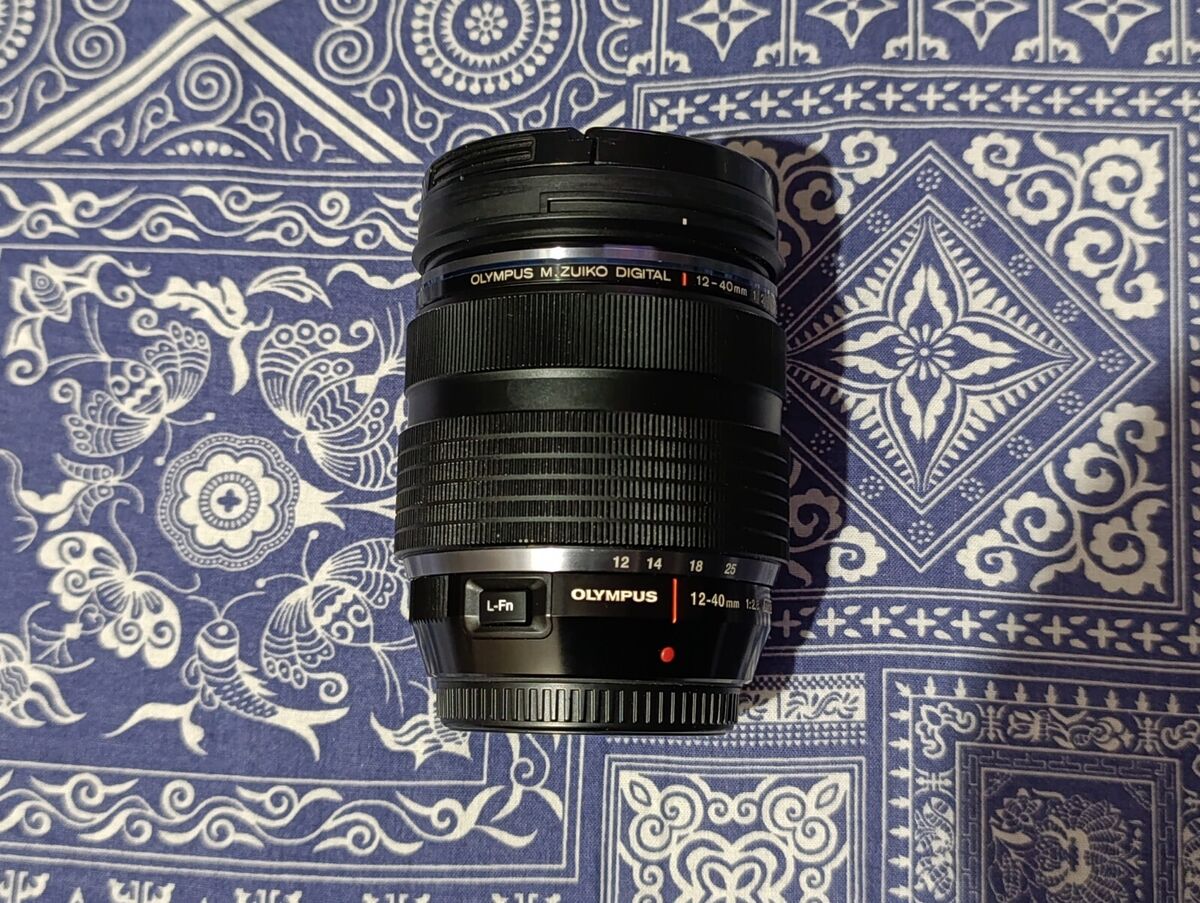 OLYMPUS M. ZUIKO DIGITAL ED 12-40mm F/2.8 PRO LENS ( MINT OLYMPUS M. ZUIKO DIGITAL ED 12-40mm F/2.8 PRO LENS ( MINT