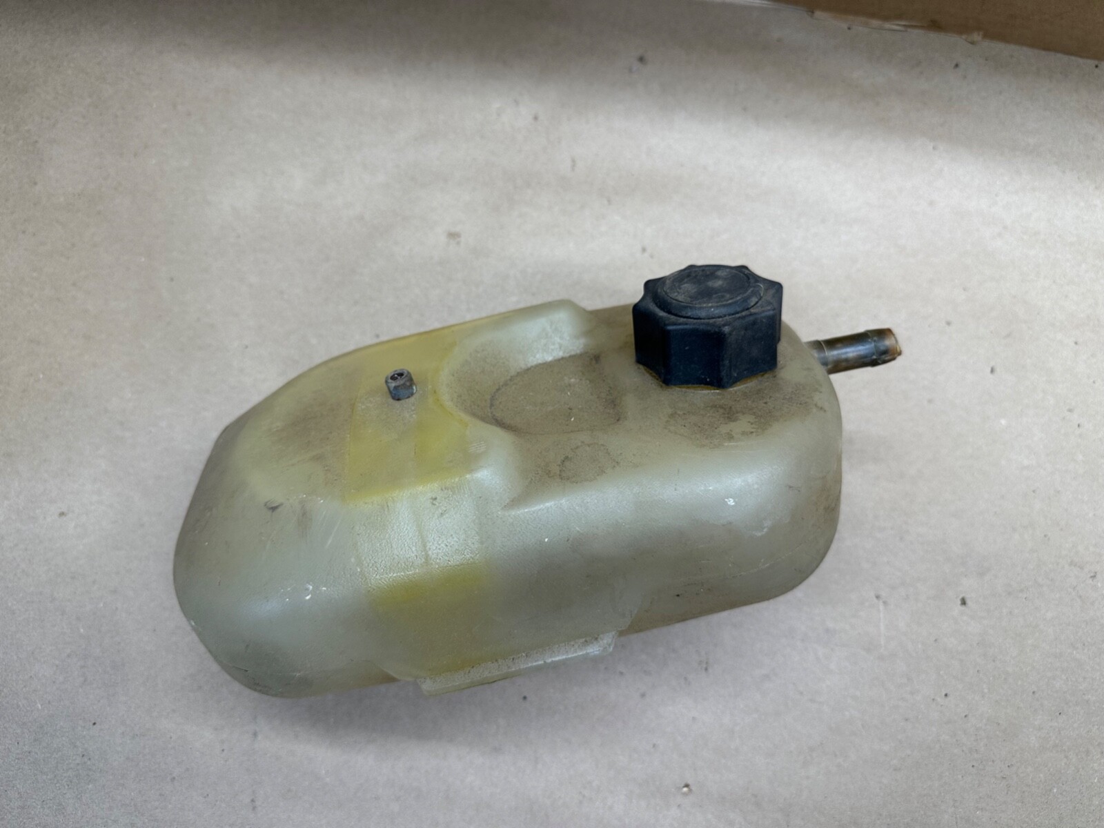 8490 Jeep Cherokee XJ Coolant Overflow Bottle 2.8L 4.0L OE Reservoir