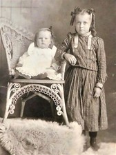 ANTIQUE LATE 1800'S CABINET PHOTO - UNIDENTIFIED GIRL  INFANT POSING