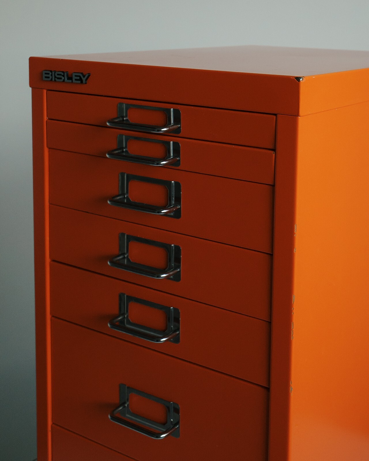 Bisley Filing 8 Drawer Orange w28cm x d37cm x h59cm V Good