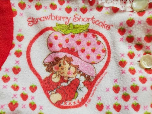 VINTAGE 80S GIRL'S L (6-6X) STRAWBERRY SHORTCAKE LONG NIGHTGOWN PAJAMAS - Picture 3 of 8