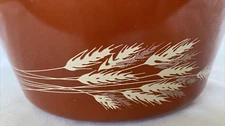 Pyrex Casserole Dish Autumn Harvest Wheat Rust Brown Vintage 2.5 liters 475-B