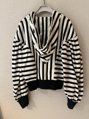 Vivienne Westwood フード付き変形ブルゾン 44サイズ Vivienne Westwood Tan & Black Zip Up Hoodie Size S – Urban