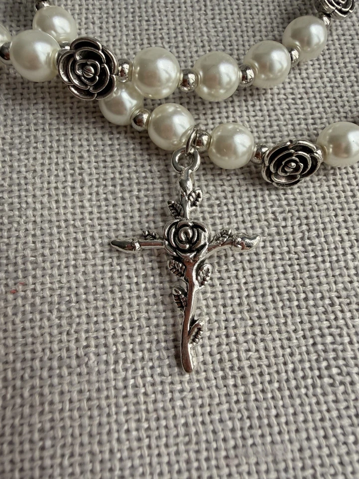 Collar Gargantilla Perla para Mujer - Colgante Cruz Vintage En Capas, Joyería Elegante Foto 4 de 4