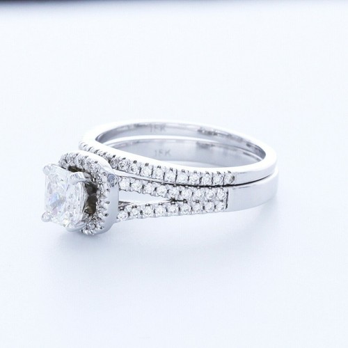 1.9 CT Lab-Created Diamond D/VS2 Cushion 18K White Gold Halo Side-Stone Ring Set - Bild 3 von 4