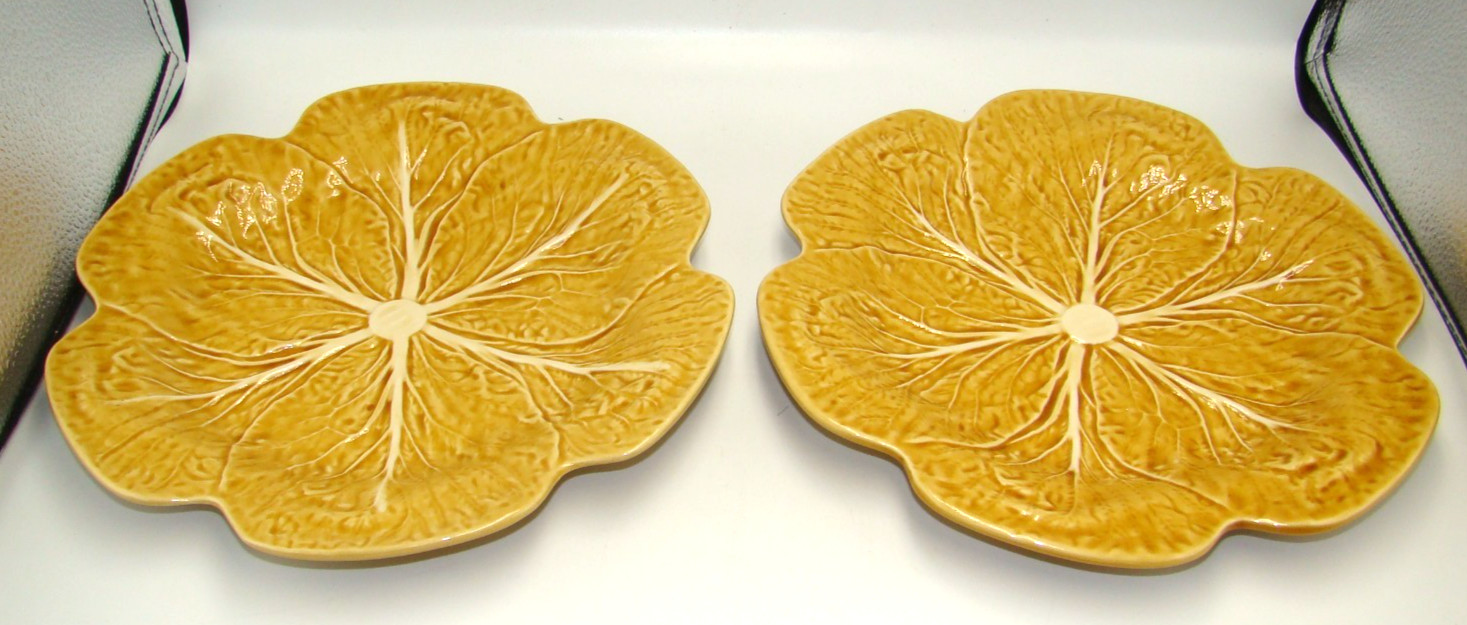 2 Bordallo Pinheiro Honey Gold Cabbage Dinner Plates