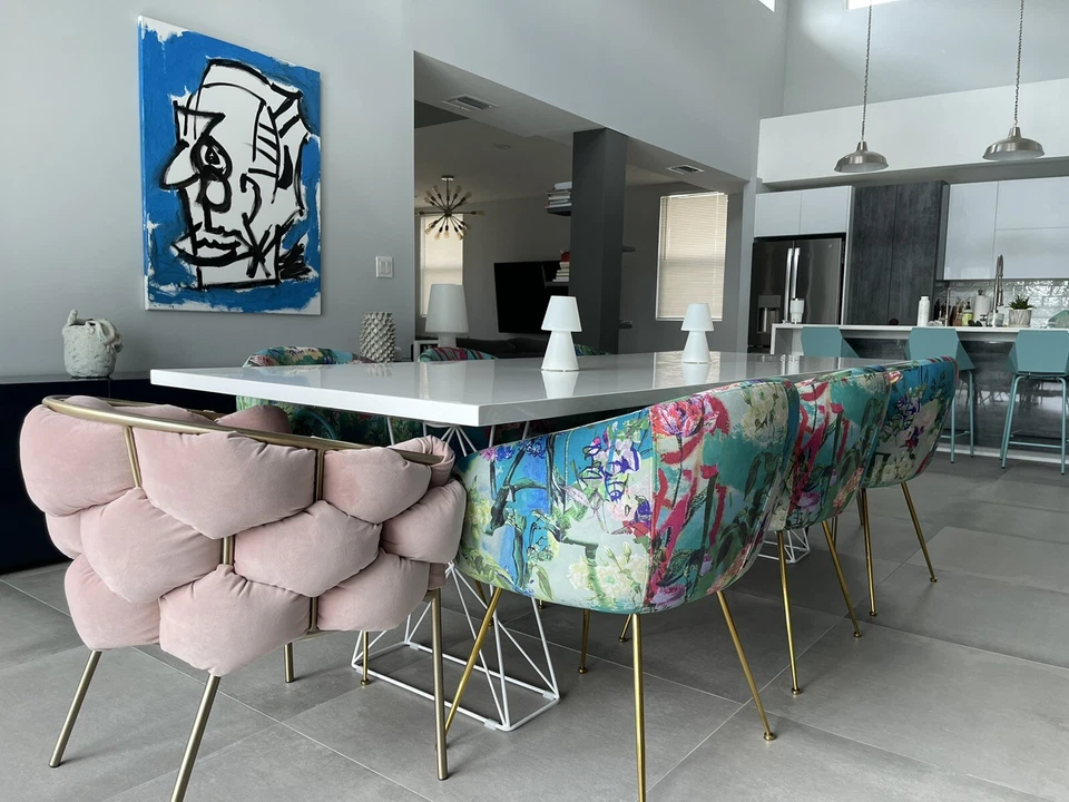 Mesa de comedor MODLOFT Curzon (nueva en caja - $2600-2800 al por menor) Foto 4 de 4